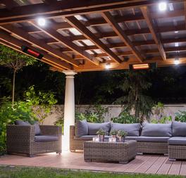 Infrarotheizstrahler powerHeat outdoor 2000R auf Terrasse