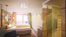 Hotelzimmer mit Infrarotheizung im flächenbündiger Einbau